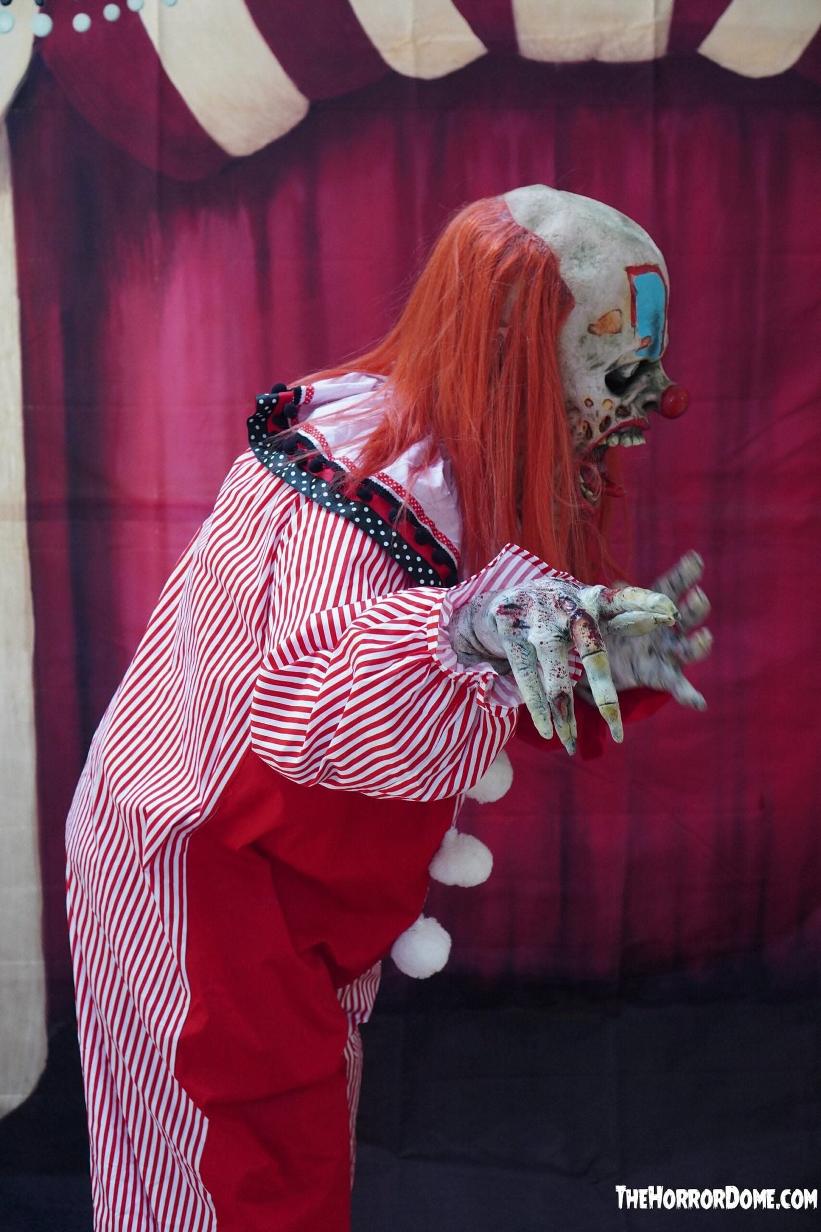 "Professional Movie Clown Suit in Red" Costume
